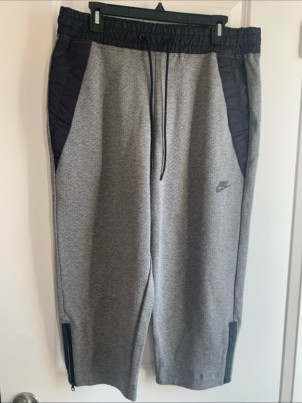 Nike Cropped Gray Heather Sweatpants with Black Panels
